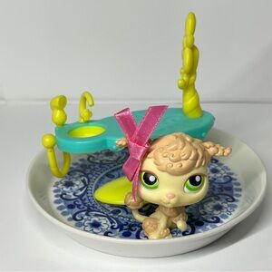 Authentic Littlest Pet Shop LPS Hasbro #146 Poodle Dog Sink Vanity Set Portable